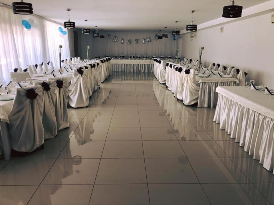 Pensiunea Deian Moldova Noua Exterior foto
