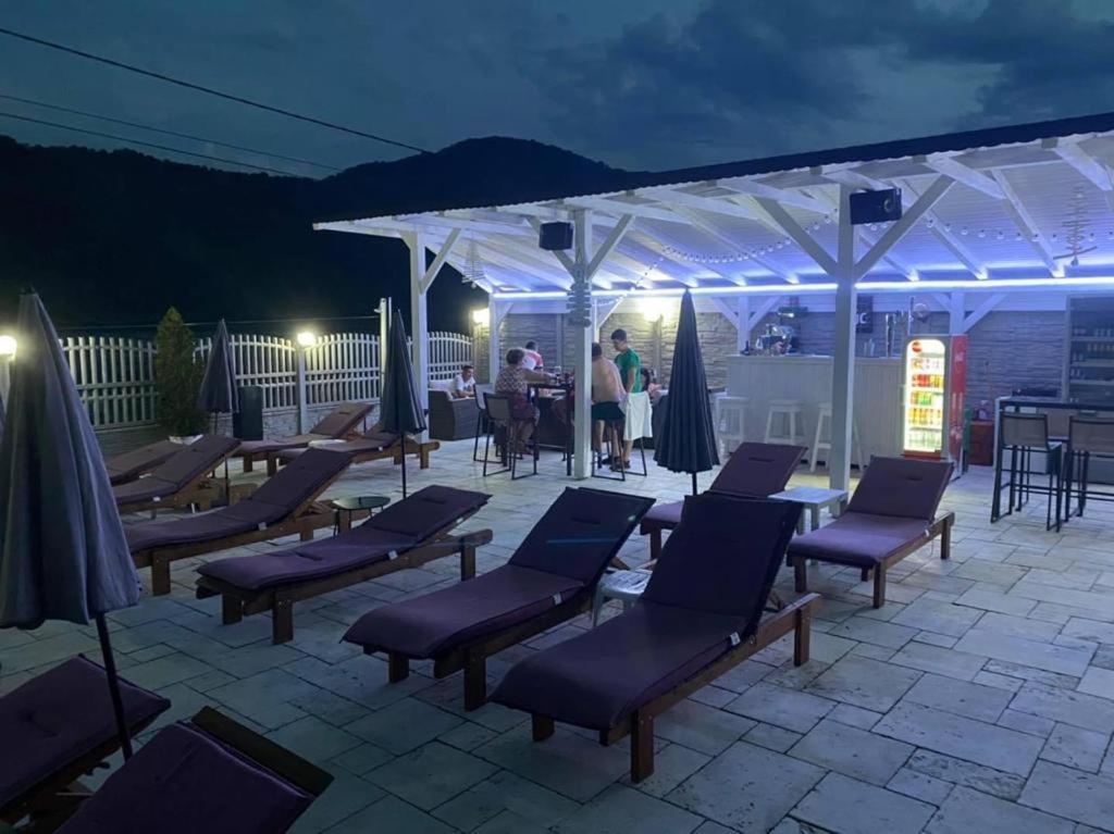 Pensiunea Deian Moldova Noua Exterior foto