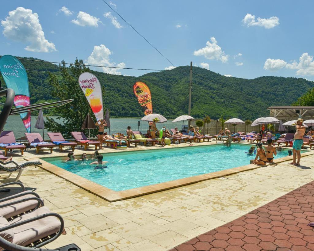 Pensiunea Deian Moldova Noua Exterior foto